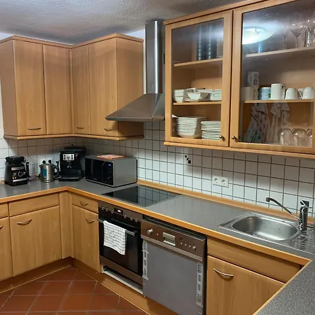 Geraeumiges Haus Mit Garten Terasse Сasa de vacaciones Núremberg