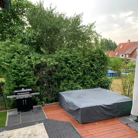 Geraeumiges Haus Mit Garten Terasse * נירנברג