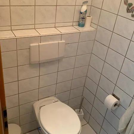 Geraeumiges Haus Mit Garten Terasse * נירנברג