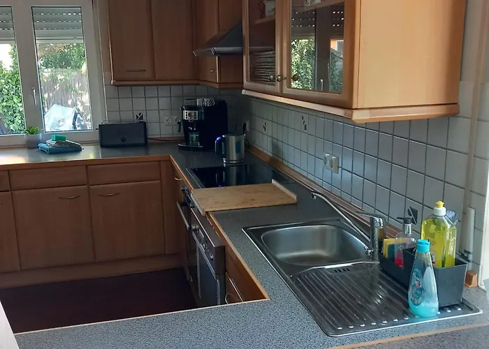 Ferienhaus Geräumiges Haus Mit Garten Terasse