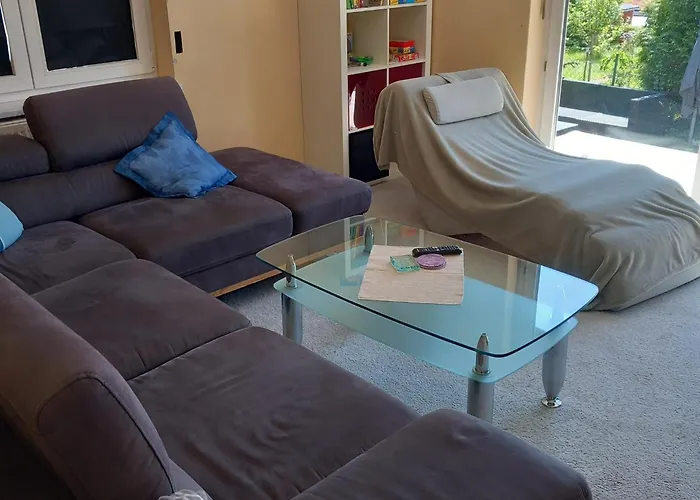 Ferienhaus Geräumiges Haus Mit Garten Terasse